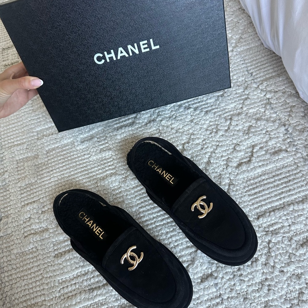 Chanel 25A slingback Suede Sherpa loafers - Picture 2 of 8